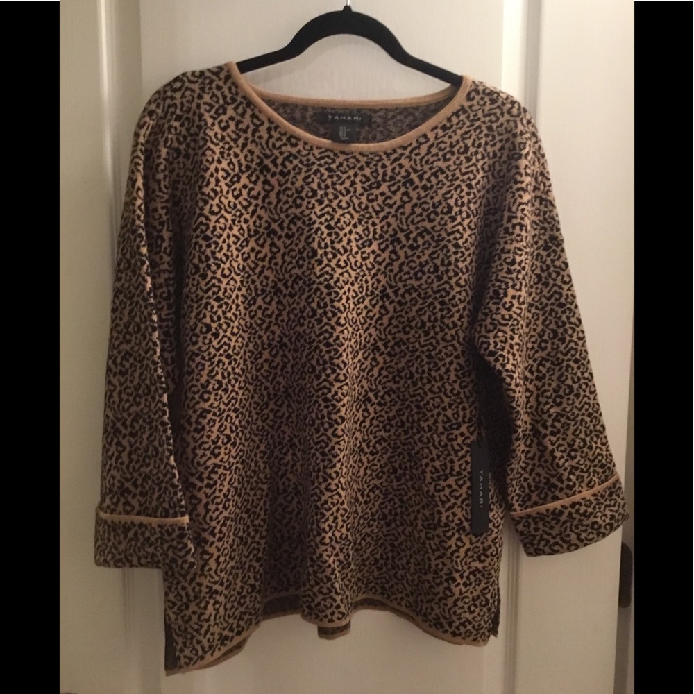Tahiti animal print sweater